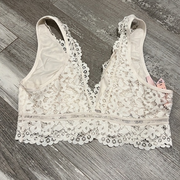 VS Body by Victoria’s Secret Bralette - Picture 2 of 6
